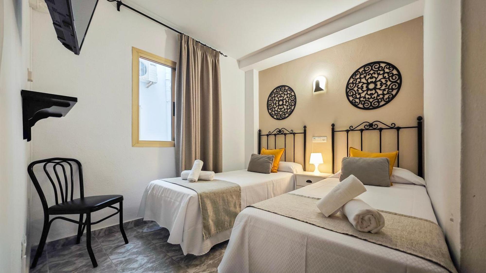 Hostal Dinamarca Sant Antoni de Portmany Exterior foto