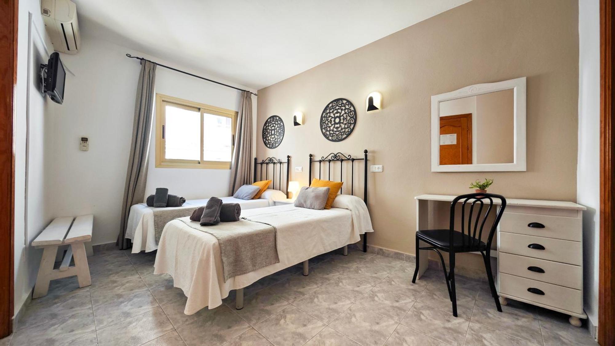 Hostal Dinamarca Sant Antoni de Portmany Exterior foto