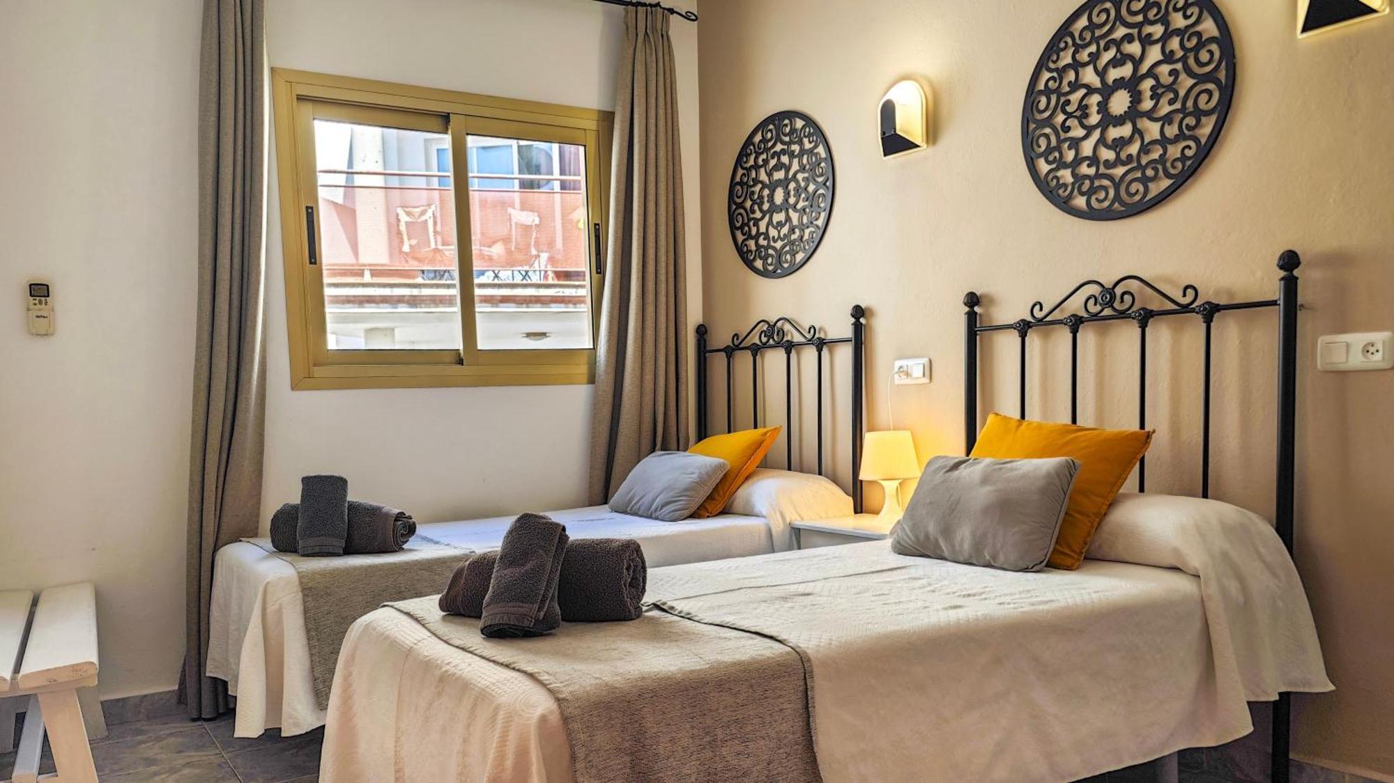 Hostal Dinamarca Sant Antoni de Portmany Exterior foto
