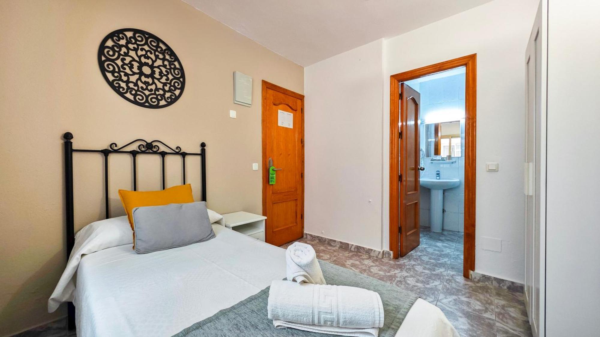 Hostal Dinamarca Sant Antoni de Portmany Exterior foto