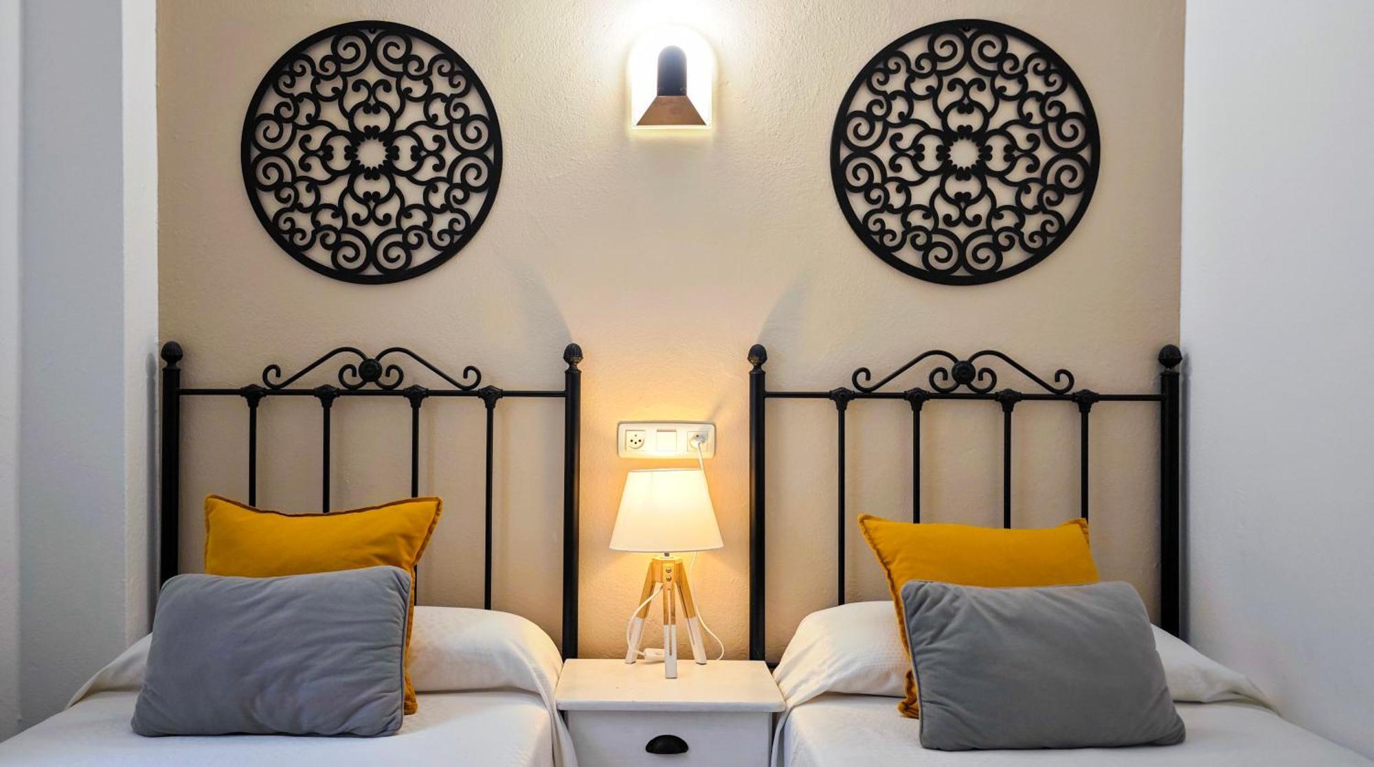 Hostal Dinamarca Sant Antoni de Portmany Exterior foto