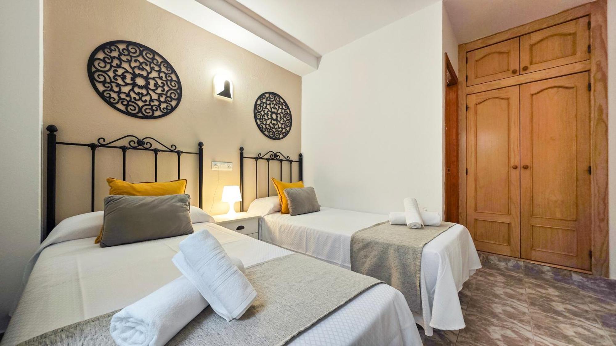 Hostal Dinamarca Sant Antoni de Portmany Exterior foto