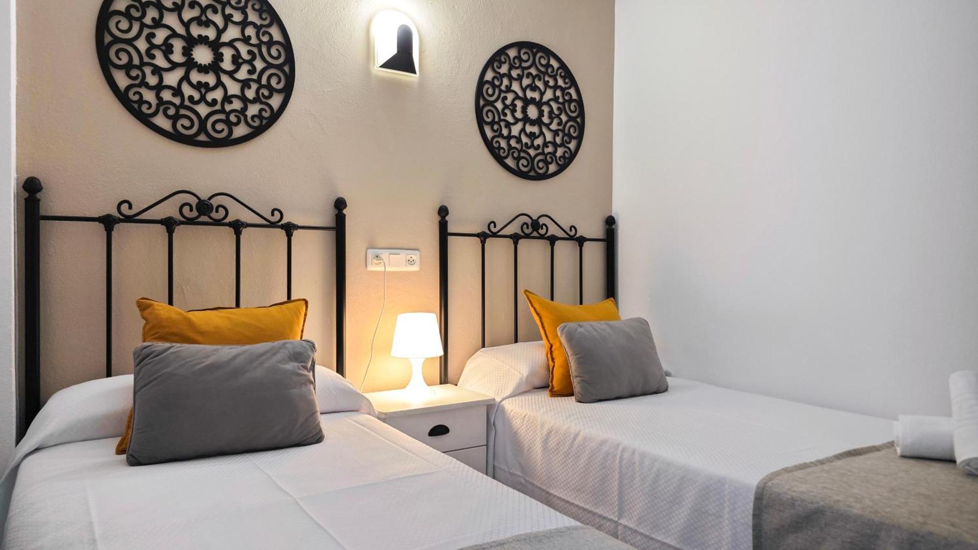 Hostal Dinamarca Sant Antoni de Portmany Exterior foto