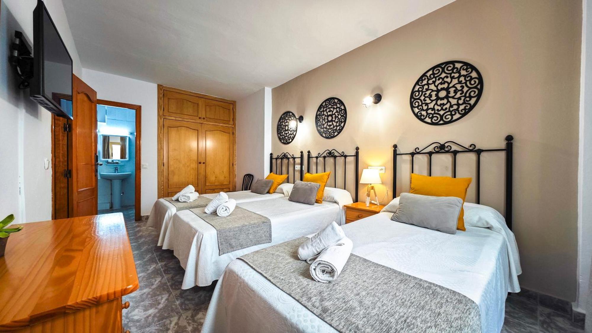 Hostal Dinamarca Sant Antoni de Portmany Exterior foto