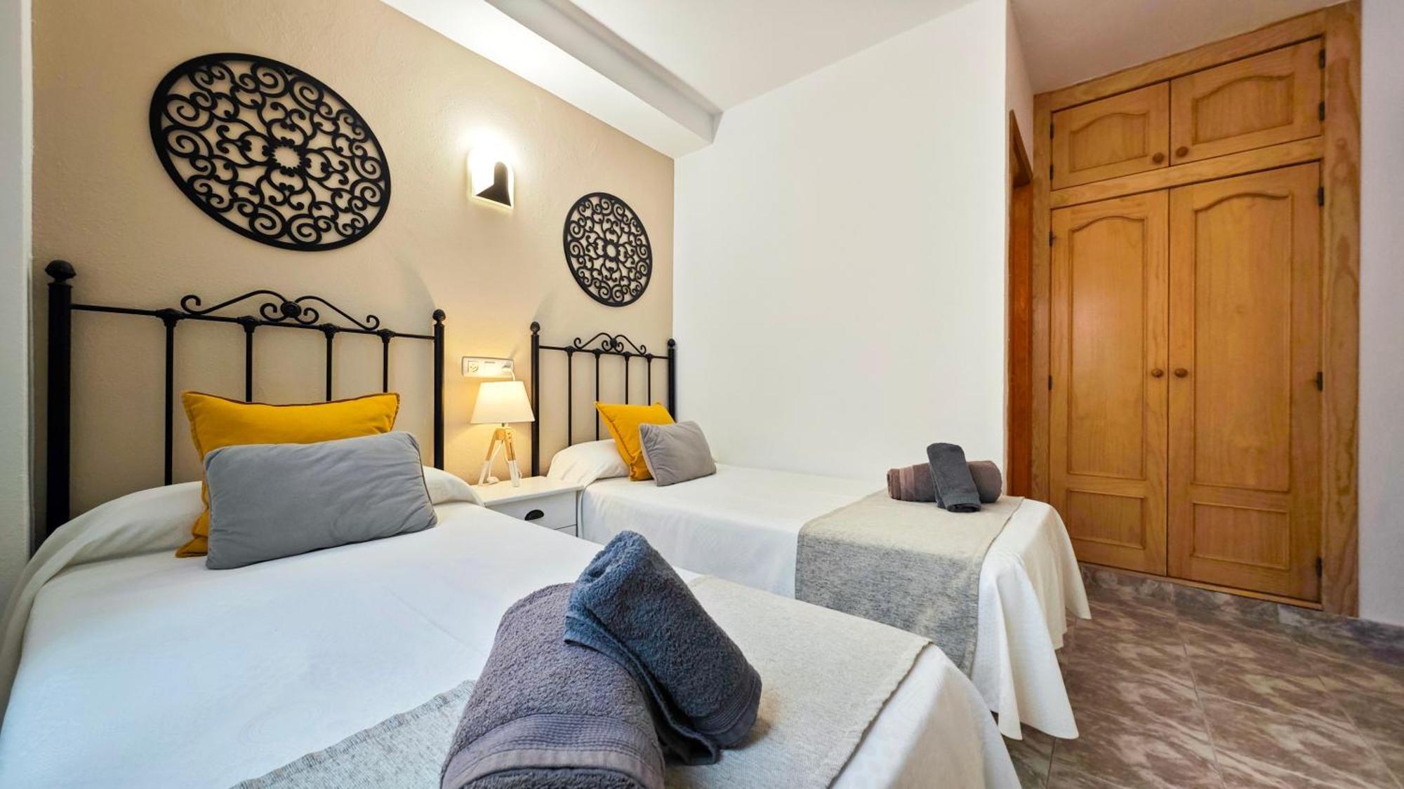 Hostal Dinamarca Sant Antoni de Portmany Exterior foto