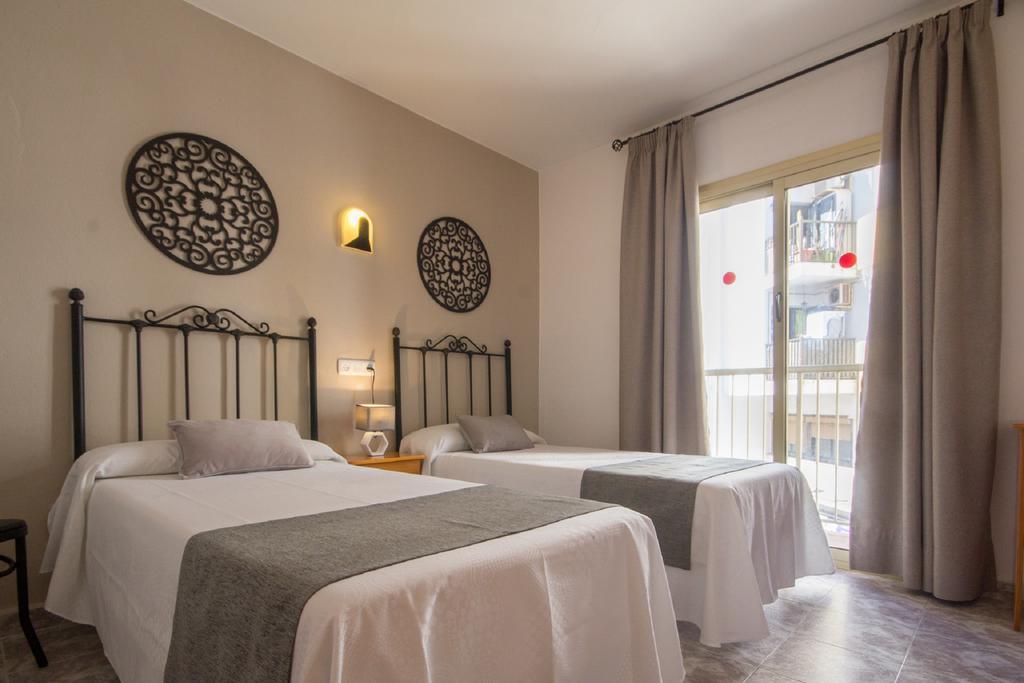 Hostal Dinamarca Sant Antoni de Portmany Exterior foto