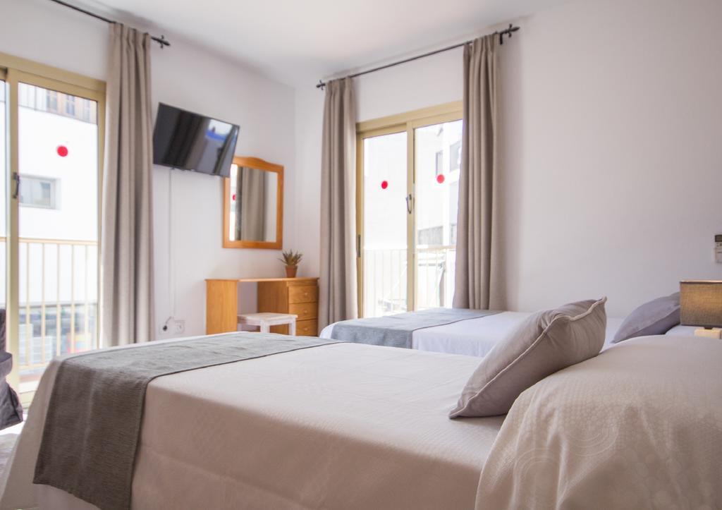Hostal Dinamarca Sant Antoni de Portmany Exterior foto