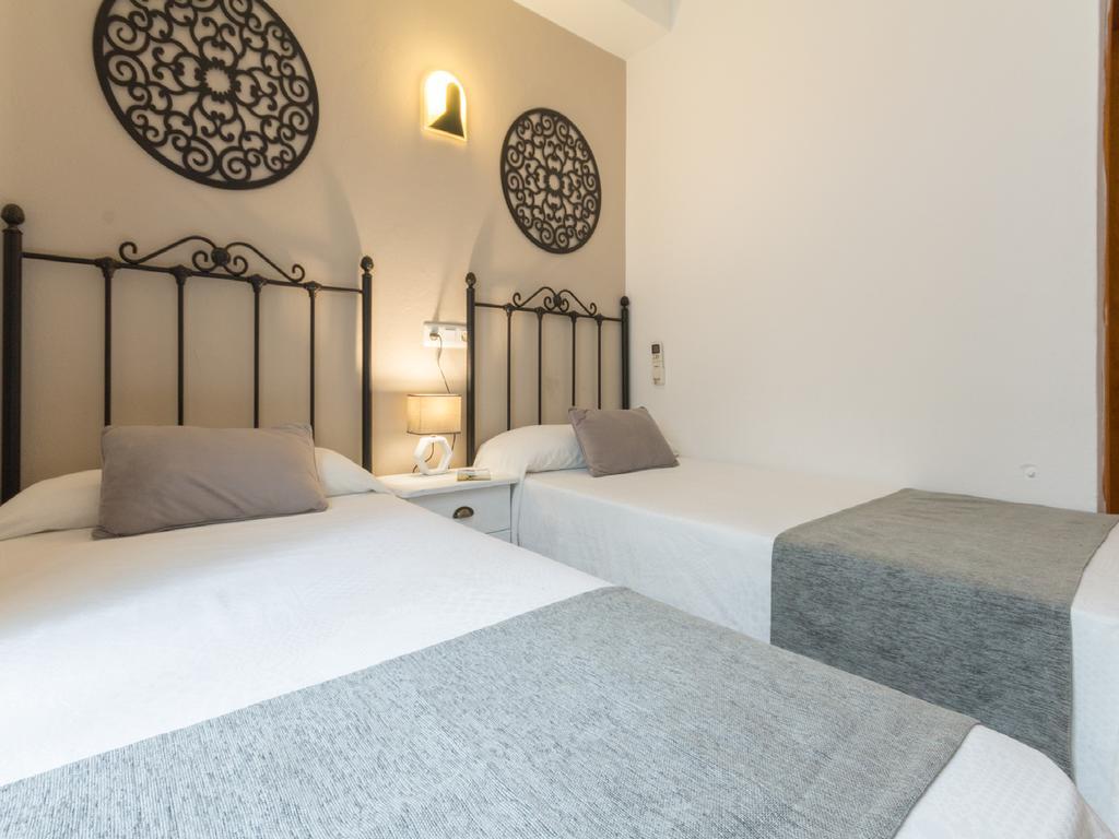 Hostal Dinamarca Sant Antoni de Portmany Exterior foto