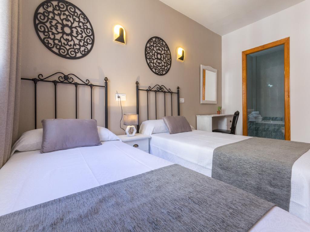 Hostal Dinamarca Sant Antoni de Portmany Exterior foto
