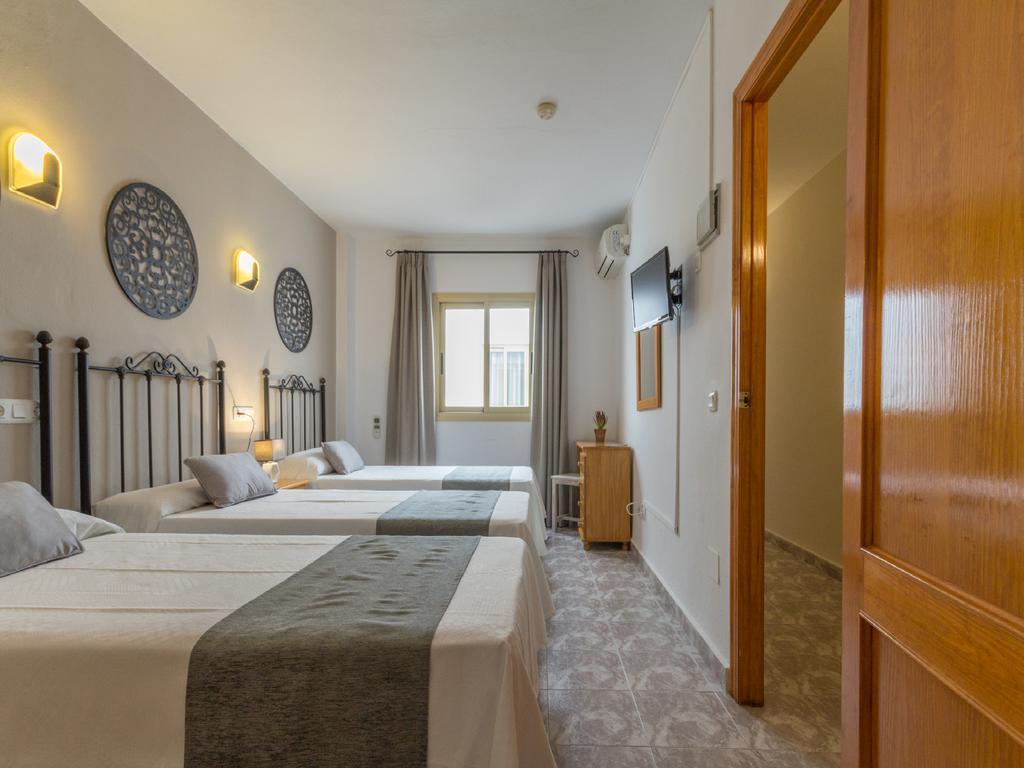 Hostal Dinamarca Sant Antoni de Portmany Exterior foto
