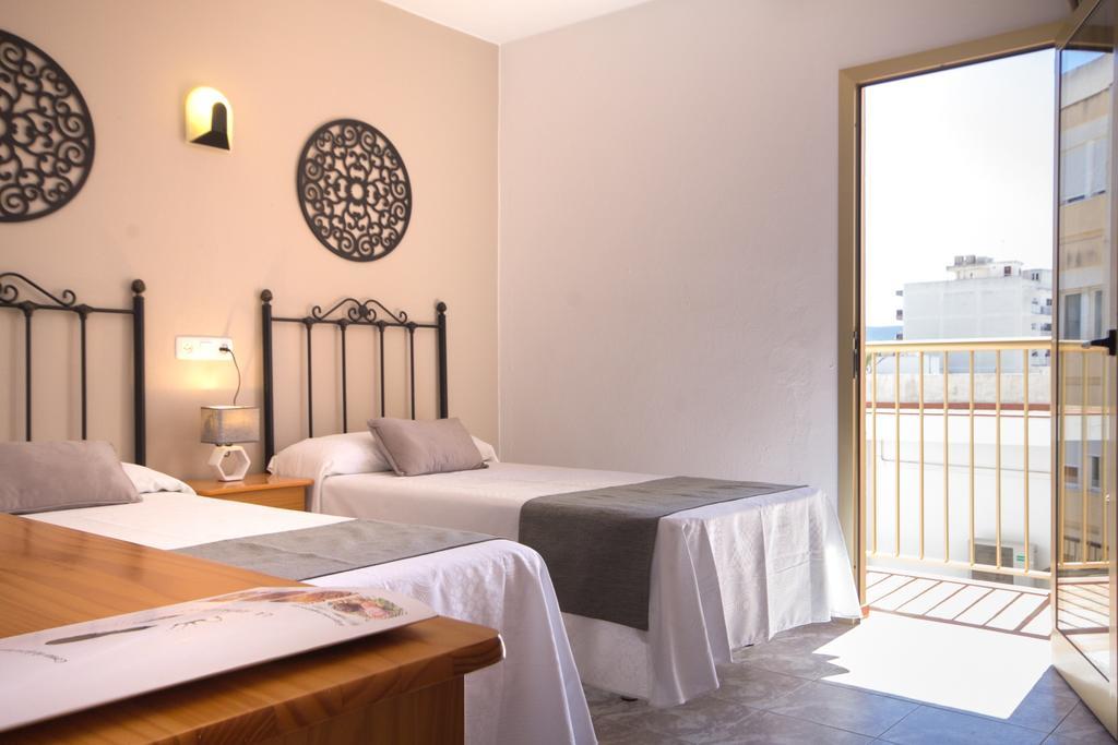 Hostal Dinamarca Sant Antoni de Portmany Exterior foto
