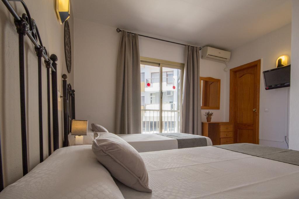 Hostal Dinamarca Sant Antoni de Portmany Exterior foto